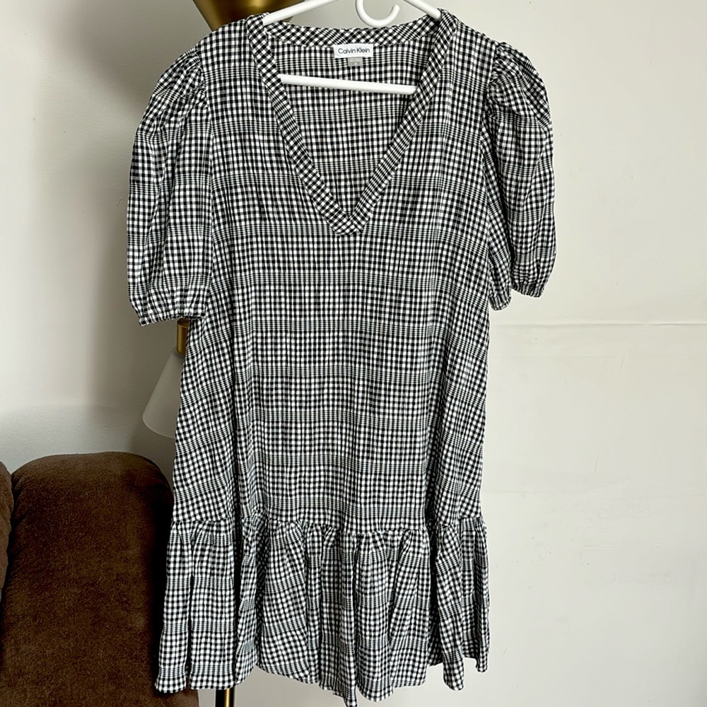Calvin Klein Black + White Short-Sleeve Dress, Size 12 🖤